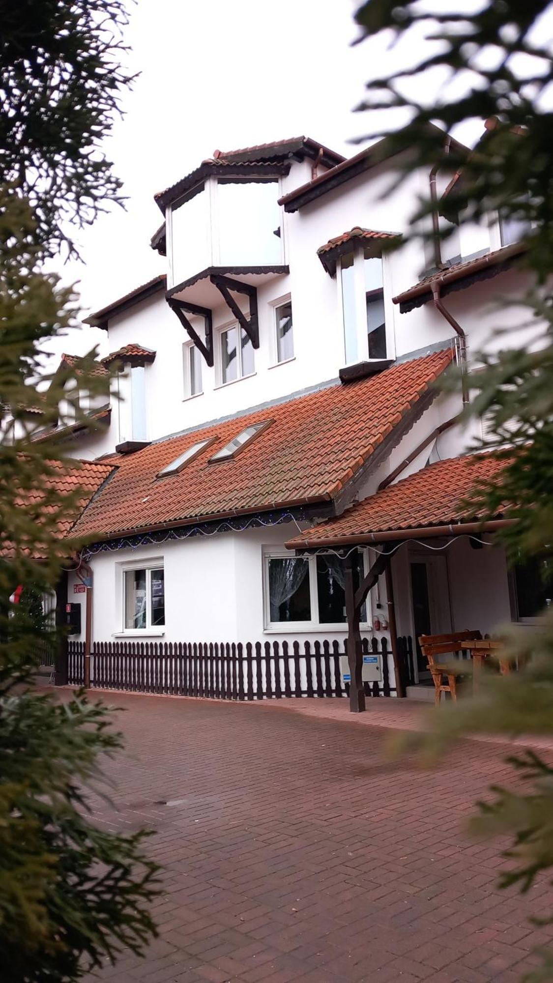 Hotel Dworek Wroclaw Exterior photo