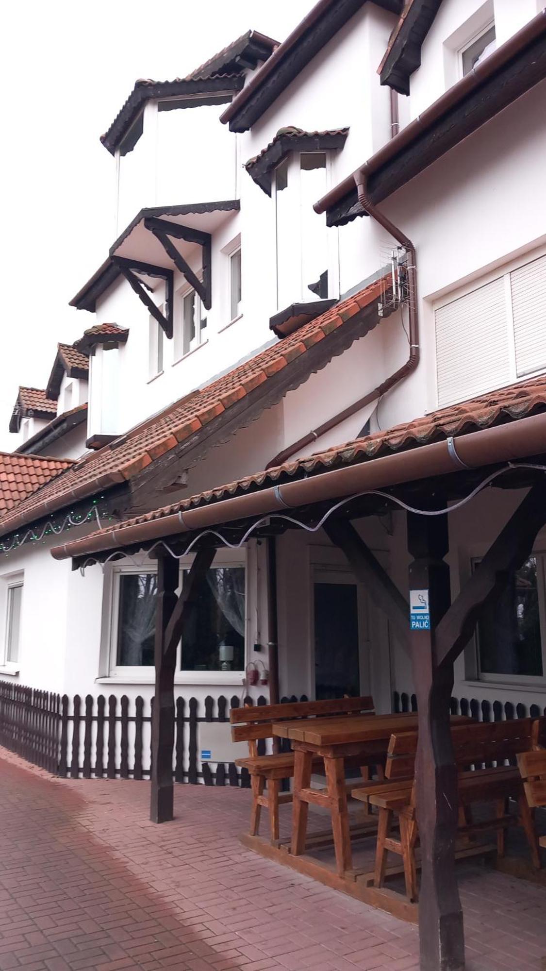 Hotel Dworek Wroclaw Exterior photo